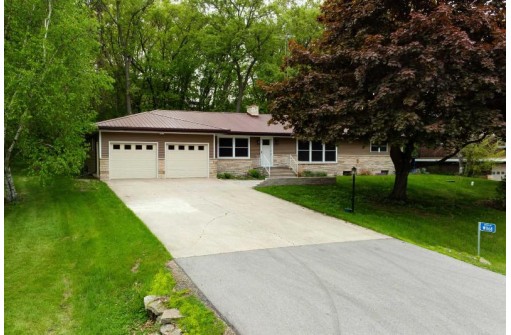 W1168 Lillian St, Green Lake, WI 54941