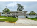 611 Gilmore Ave, Beaver Dam, WI 53916