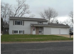 230-232 Hills Crest Ln Reedsburg, WI 53959