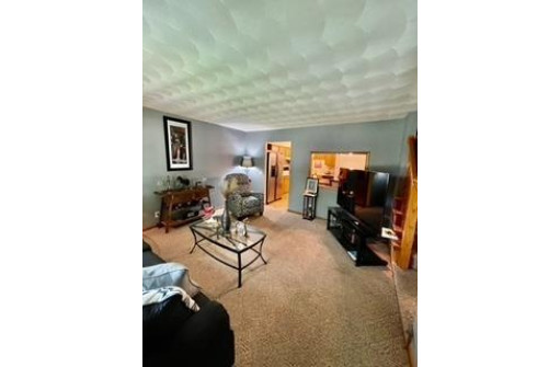 1423 Holly Dr, Janesville, WI 53546