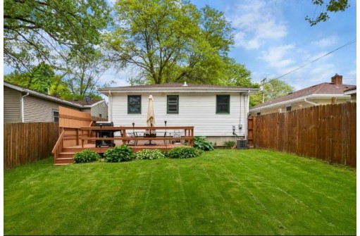 1837 Schlimgen Ave, Madison, WI 53704