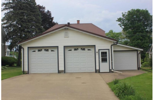 450 N 2nd St, Platteville, WI 53818