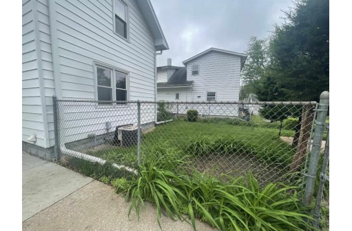 1644 Nelson Ave, Beloit, WI 53511