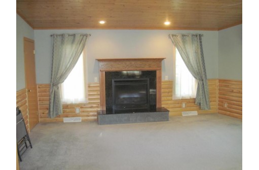 2851 County Road G, Oxford, WI 53952