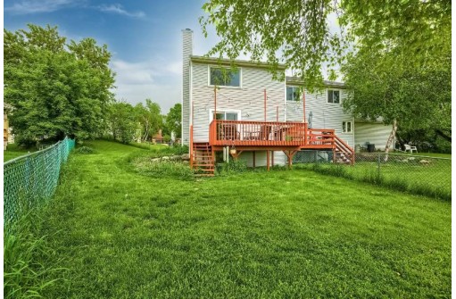 10 Falmouth Ct, Madison, WI 53719