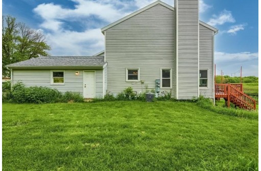 10 Falmouth Ct, Madison, WI 53719