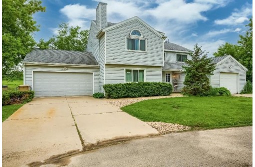 10 Falmouth Ct, Madison, WI 53719