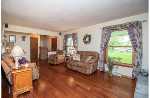 N124W12433 Lovers Ln, Germantown, WI 53022