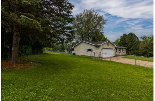 1921 W State St, Janesville, WI 53546