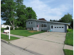 496 E Spring St Waupun, WI 53963-1115