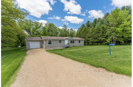 E4195 Kickapoo Ct, La Valle, WI 53941