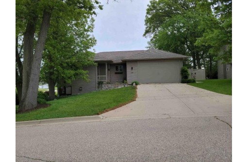 4536 Plantation Ln, Milton, WI 53563