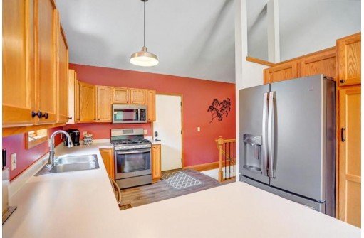 1349 Troon Dr, Sun Prairie, WI 53590