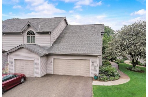 36 Hidden Hollow Tr, Madison, WI 53717