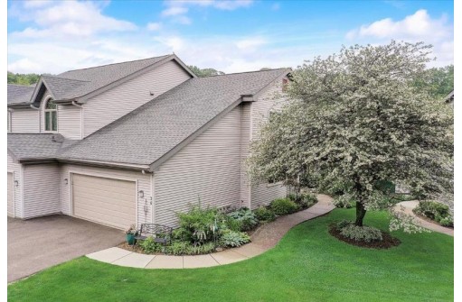 36 Hidden Hollow Tr, Madison, WI 53717