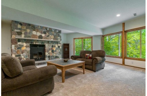 8453 Arbor Trace Dr, Verona, WI 53593