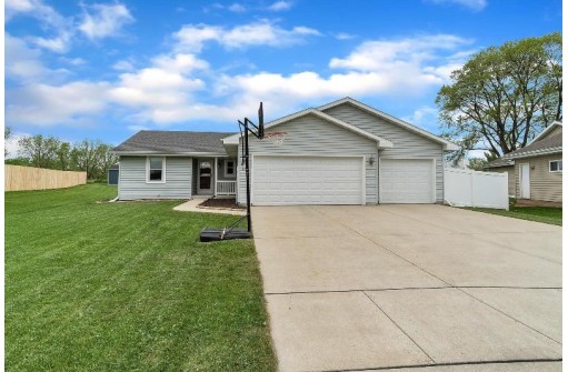 451 S Orchard St, Janesville, WI 53548
