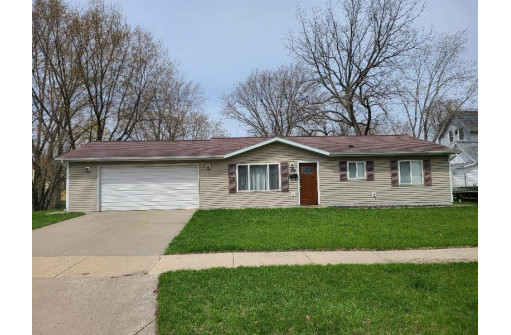 312 Franklin St, Reedsburg, WI 53959