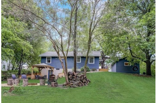 532 East St, Stoughton, WI 53589