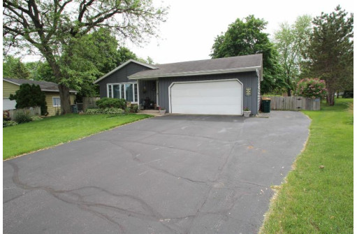 1214 Erick St, Fort Atkinson, WI 53538-2718