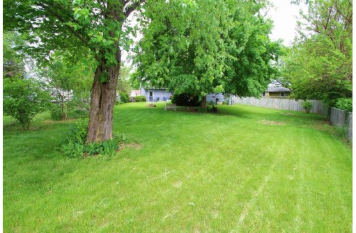 1214 Erick St, Fort Atkinson, WI 53538-2718