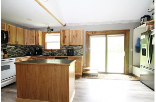 E13428 Tower Rd, Baraboo, WI 53913