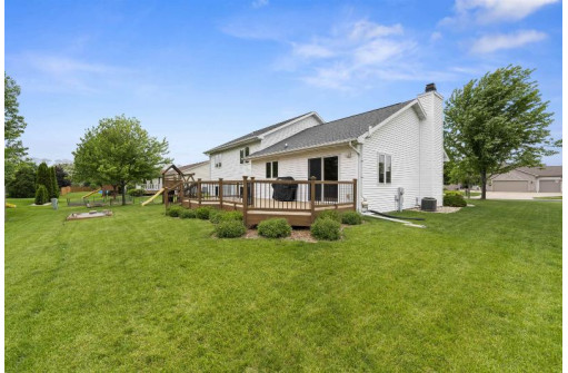 1491 Chadsworth Dr, Sun Prairie, WI 53590