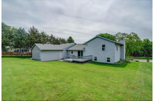 422 W Mohawk Tr, DeForest, WI 53532