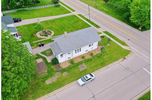 326 Union St, Johnson Creek, WI 53038