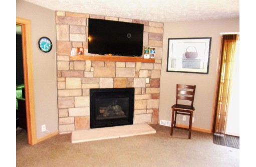 W7802 Star Court Rd, Pardeeville, WI 53954-9547