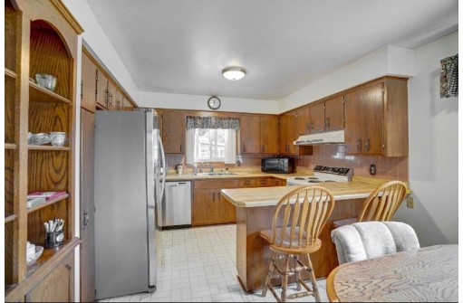 4621 Martha Ln, Madison, WI 53714