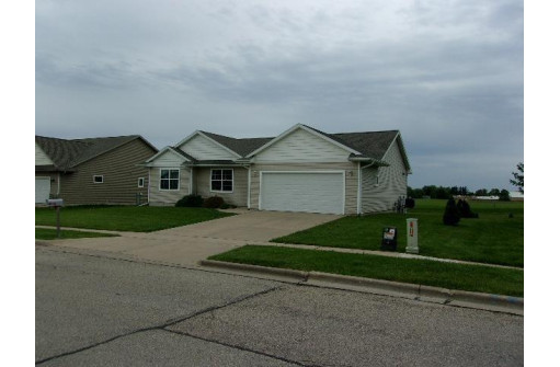 869 Fairfield Dr, Platteville, WI 53818-0000