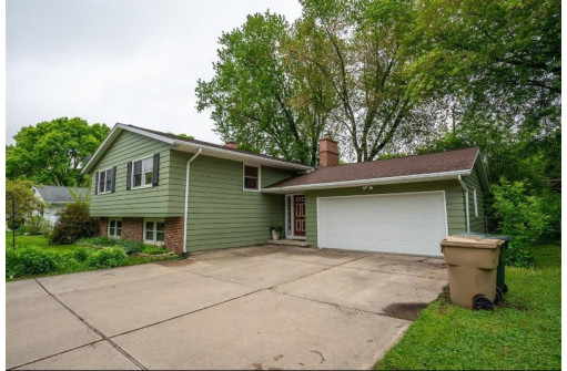 1510 Frisch Rd, Madison, WI 53711