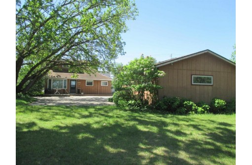 289 Underwood Ave, Montello, WI 53949