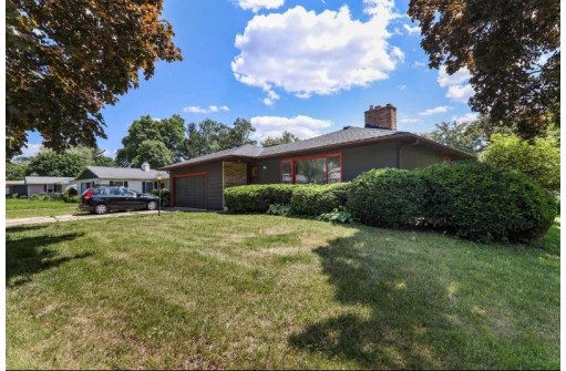 4337 Somerset Ln, Madison, WI 53711