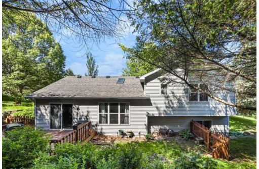 5177 Ridge Oak Dr, Madison, WI 53704