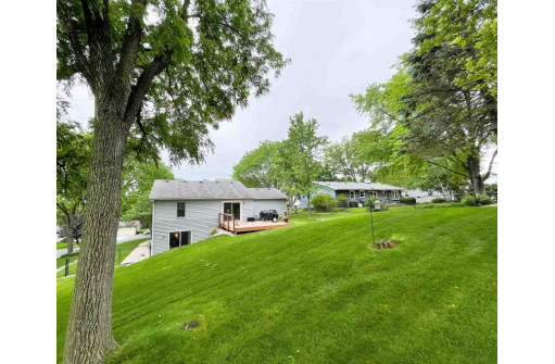 5302 Church St, McFarland, WI 53558