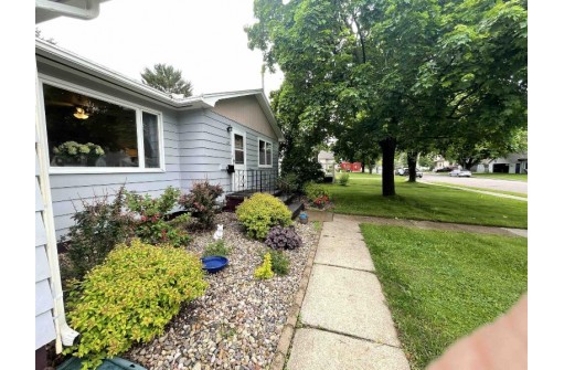 136 W Milwaukee St, Mauston, WI 53948