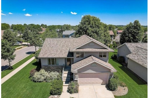 7326 Secret Bluff Dr, Madison, WI 53719