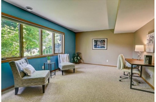 7326 Secret Bluff Dr, Madison, WI 53719