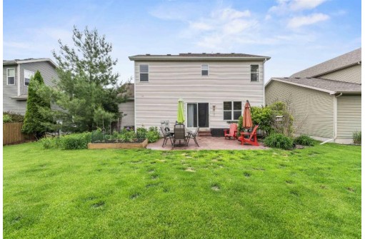 6915 Country Ln, Madison, WI 53719