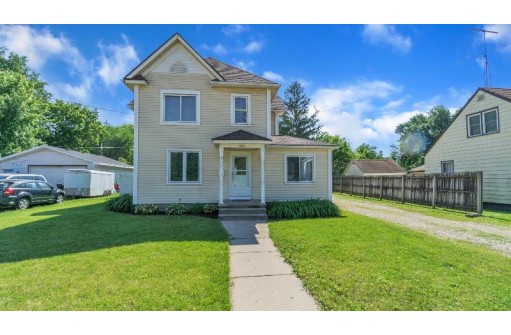 624 Harding St, Janesville, WI 53545