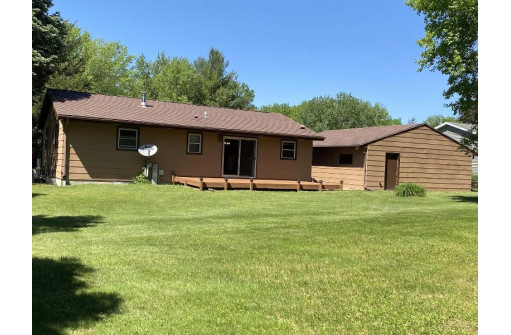 718 Crist Rd, Beloit, WI 53511