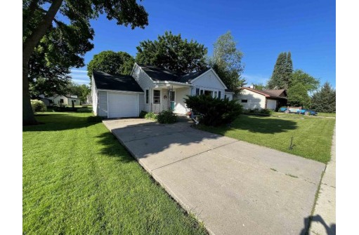 1427 Ray St, Black Earth, WI 53515