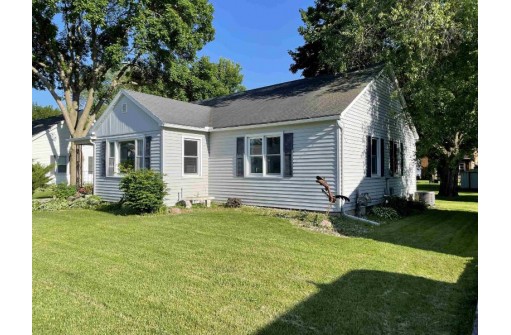 1427 Ray St, Black Earth, WI 53515