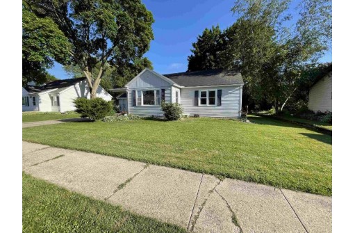 1427 Ray St, Black Earth, WI 53515