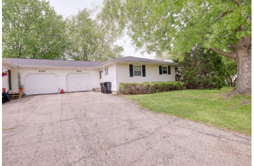 322 N Lexington Pky, DeForest, WI 53532