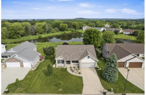 454 N Heatherstone Dr, Sun Prairie, WI 53590