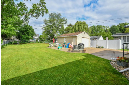 66 S Blackhawk St, Janesville, WI 53545