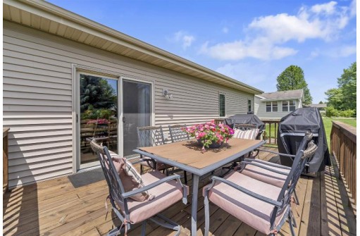 6817 Bluff Point Dr, Madison, WI 53718